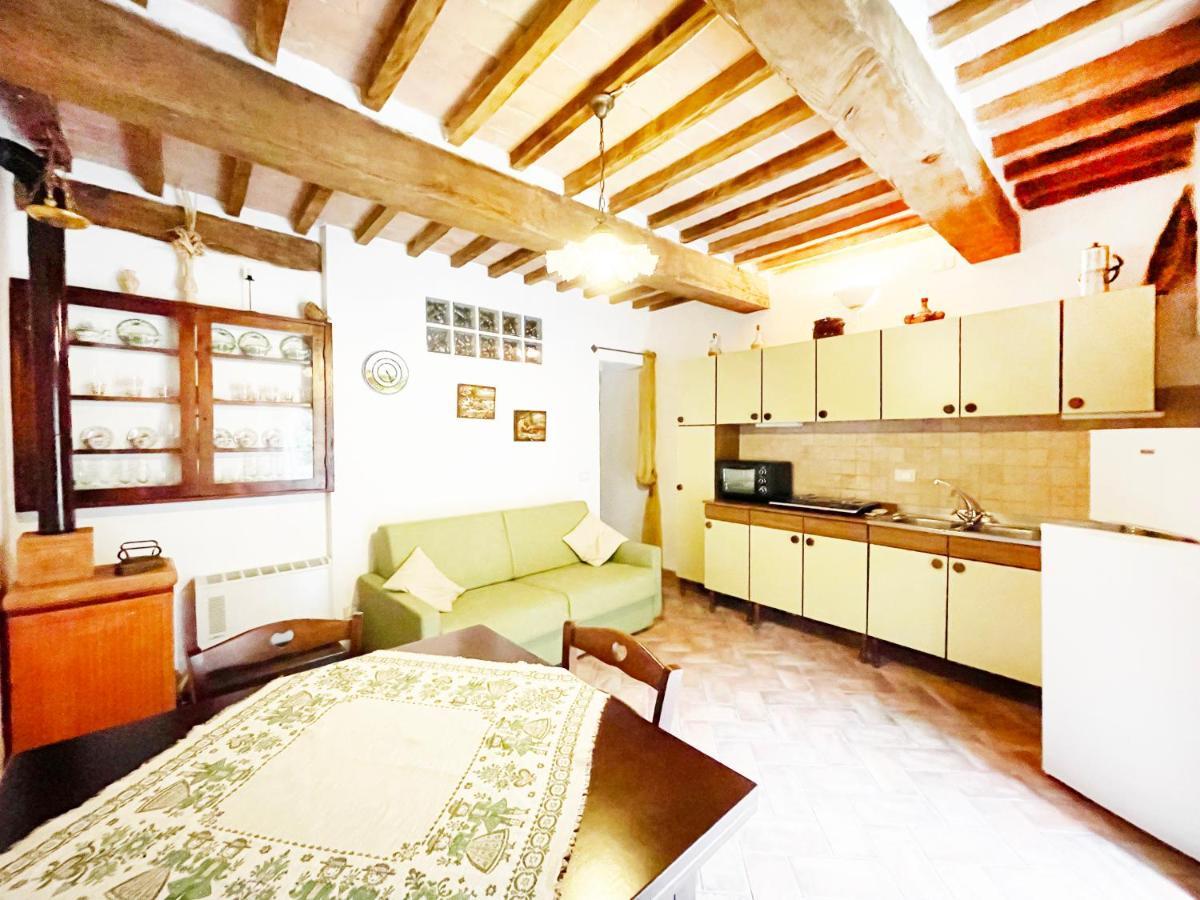 Angolino Appartamento In Centro E Terme A 10 Min San Quirico dʼOrcia Exterior foto